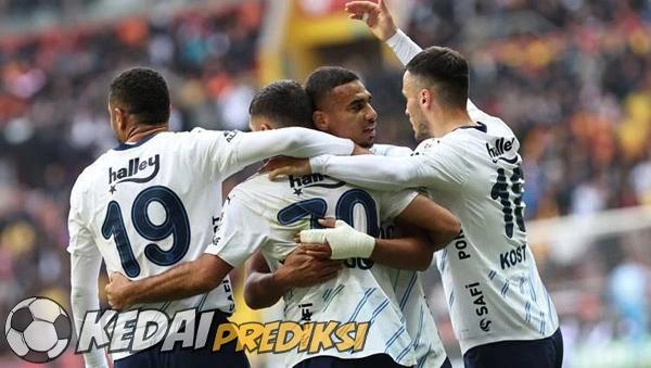 Prediksi Skor Slavia Praha vs Fenerbahce 29 November 2024