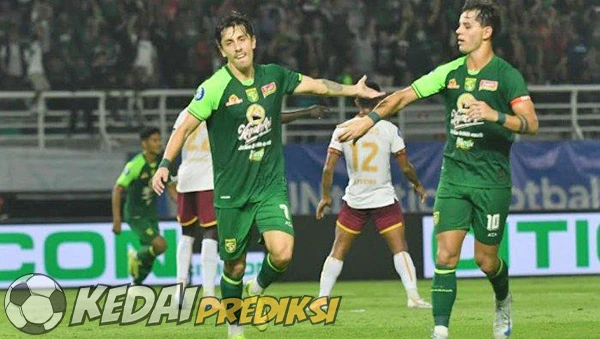 Prediksi Skor Bali United vs Persebaya 28 Desember 2024