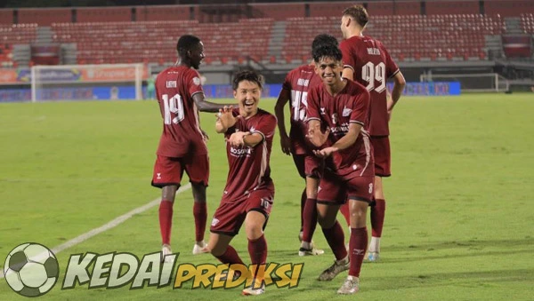 Prediksi Skor Arema vs PSM 10 Februari 2025