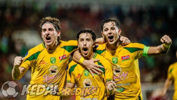 Prediksi Skor Persebaya vs PSIM Yogyakarta 8 Agustus 2025