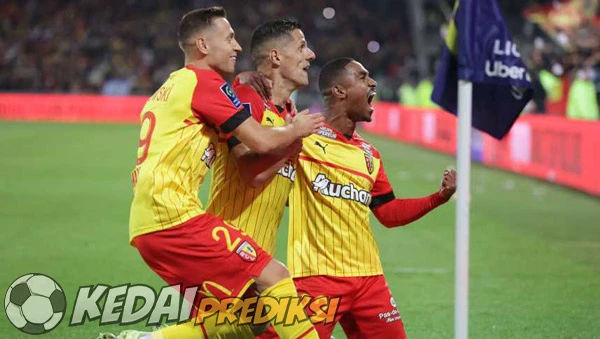 Prediksi Skor RC Lens vs Lyon 16 Agustus 2025