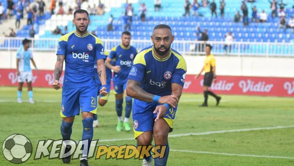 Prediksi Skor PSM vs Arema 19 Oktober 2025