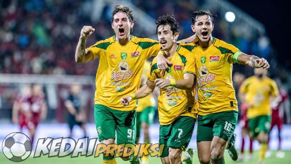 Prediksi Skor Persebaya vs Arema 22 November 2025