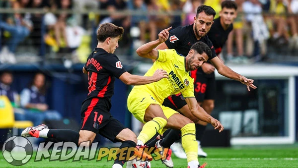 Prediksi Skor Villarreal vs Barcelona 21 Desember 2025