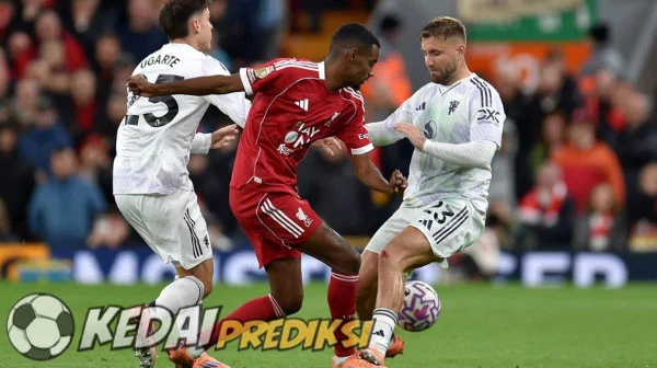 Prediksi Skor Manchester United vs Liverpool 3 Mei 2026